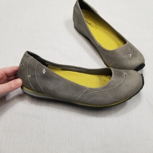 Eddie Bauer | Stine Gray Suede Flats size 9‎ travex hiking trails outdoor EUC - Picture 1 of 11